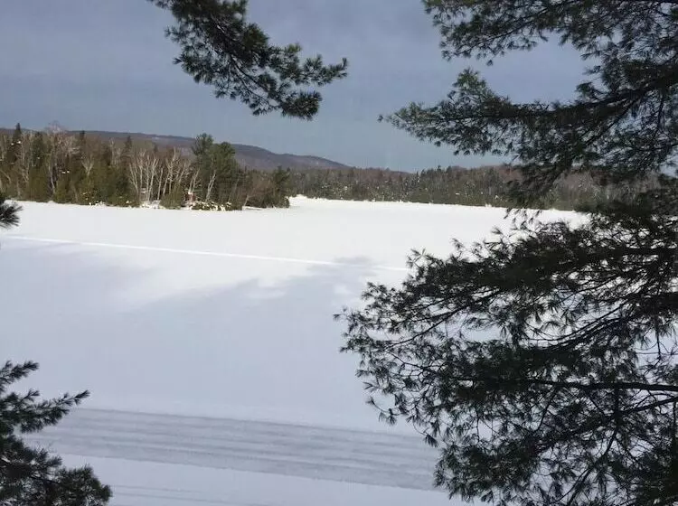 Aamiaismajoitus (B&B) Gite Du Grand Peintre Gordon Harrison