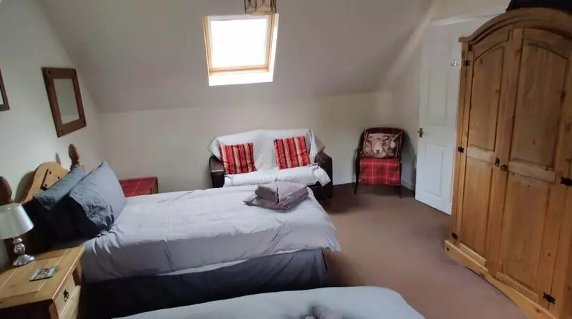 Ben Lomond Cottage   Loch Lomond And Arrochar Alps