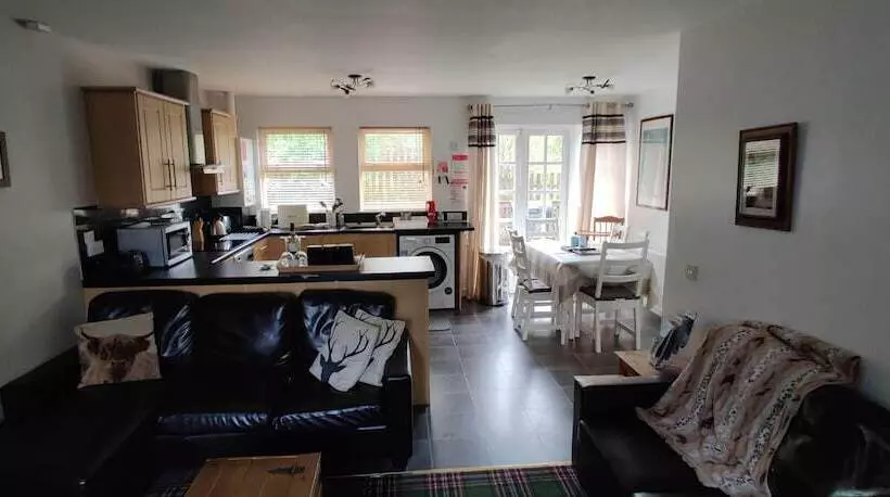 Ben Lomond Cottage   Loch Lomond And Arrochar Alps