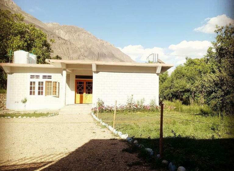 هتل Hunza Regency Inn