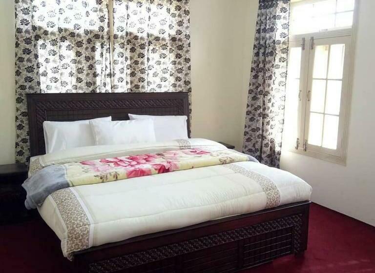 هتل Hunza Regency Inn