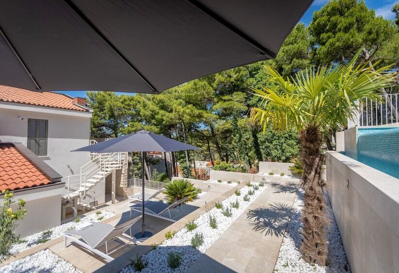 Пансион Villa Mt Brela