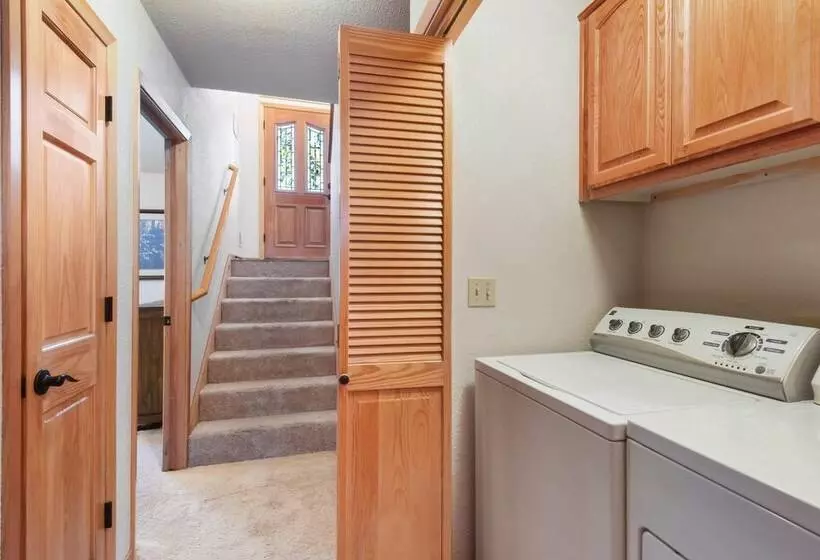 Quaking Cabin Gas Bbq & Amenities Access!