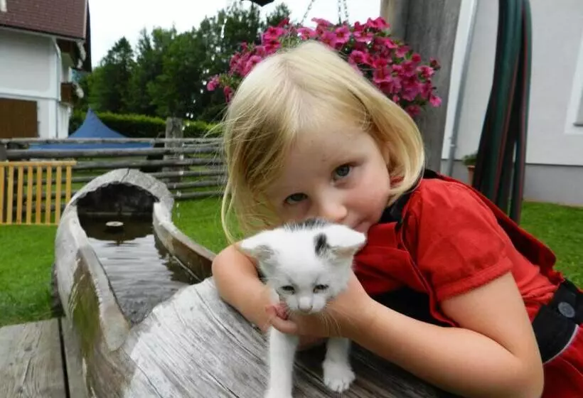Baby Und Kinderbauernhof Riegler