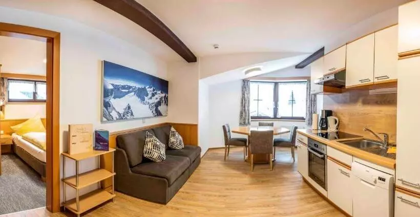 Отель Almhof Reithof Pitztal