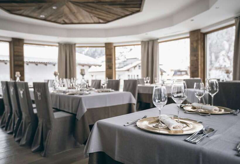 호텔 Alpine Resort Sportalm