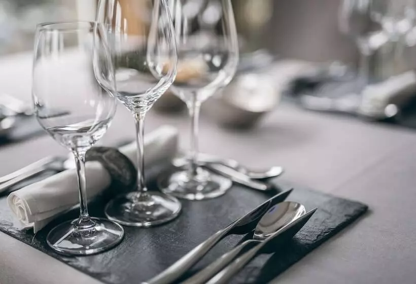 Отель Alpine Resort Sportalm