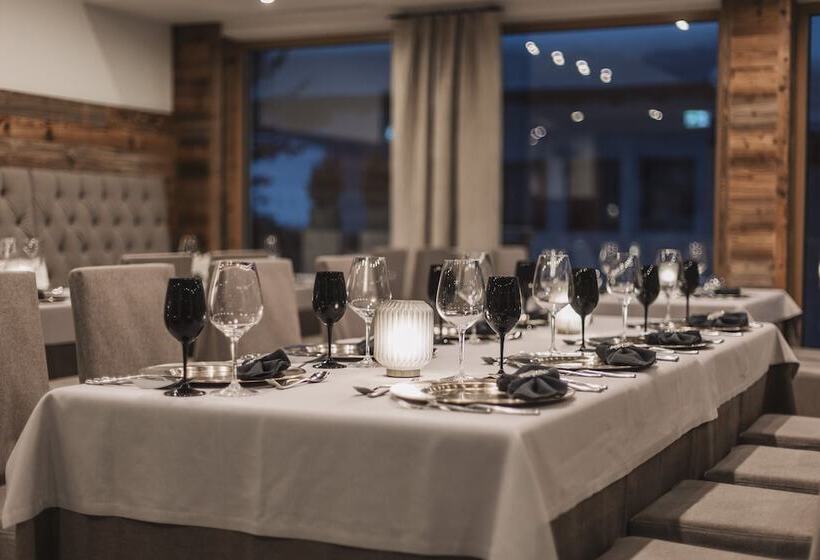 호텔 Alpine Resort Sportalm