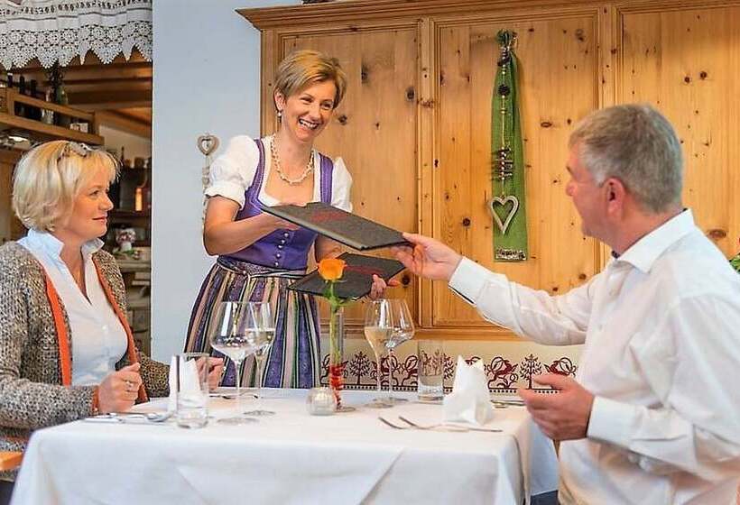 فندق Appartements Restaurant Schwaiger