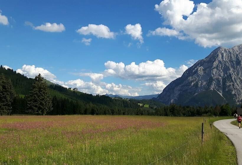 فندق Appartements Restaurant Schwaiger