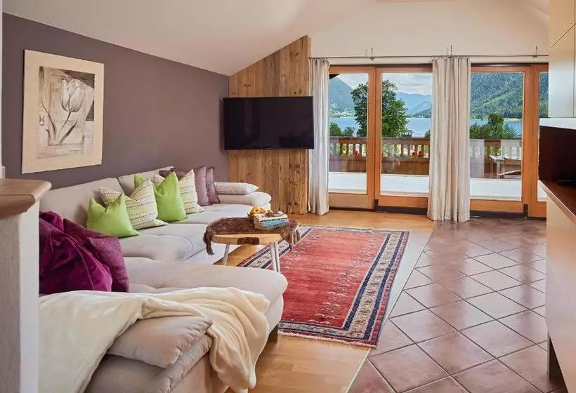 Christina   Ihr Kleinstes 4 Hotel Am Achensee