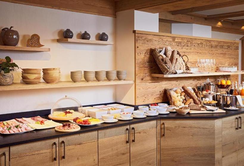 Christina Ihr Kleinstes 4 Hotel Am Achensee