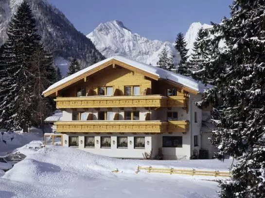 住宿加早餐  Gasthaus Pension Golfvilla