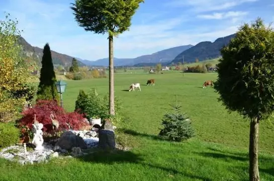 Aamiaismajoitus (B&B) Holzner Pension