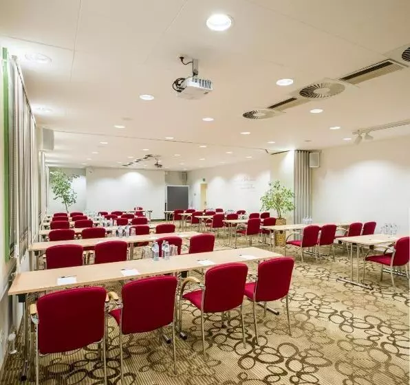 Отель Riverresort Donauschlinge