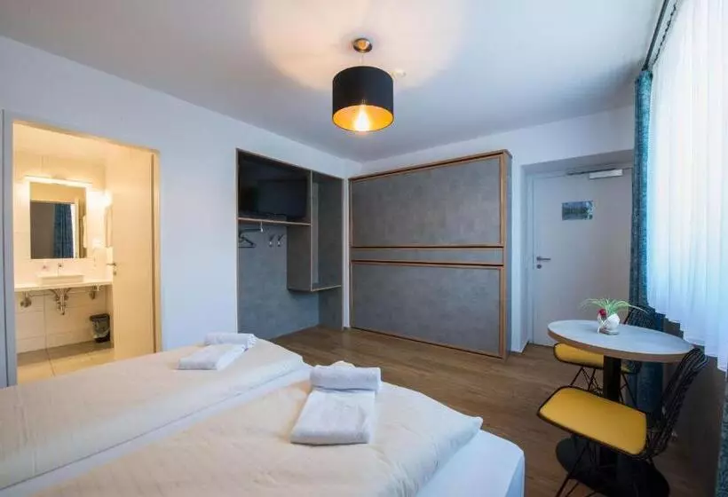 Отель Schlafmeile Traunsee