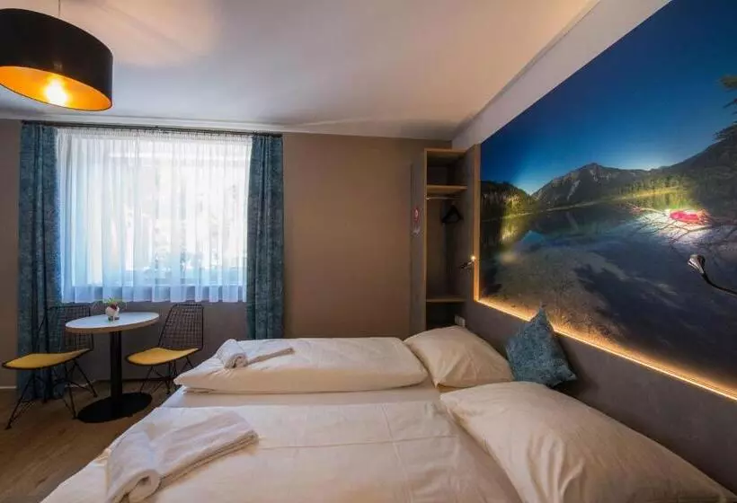 Отель Schlafmeile Traunsee