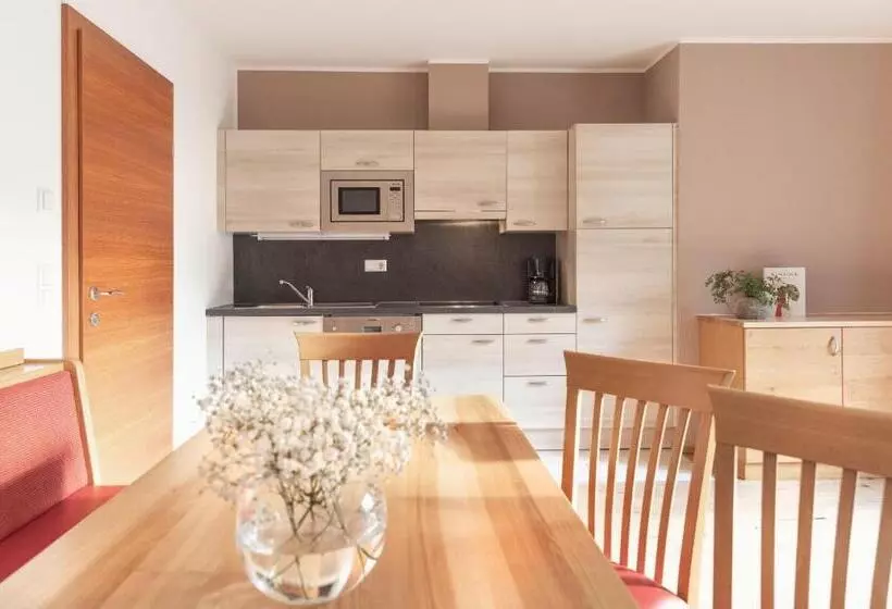 Отель Weissenstein