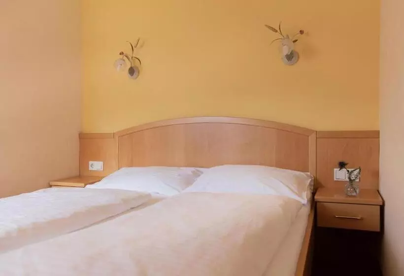 Отель Weissenstein