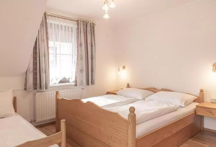 Отель Weissenstein