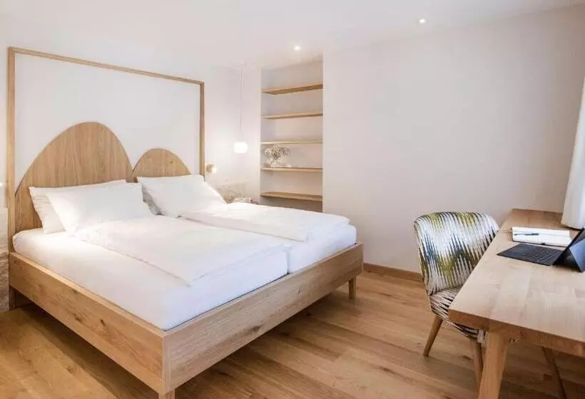 Отель Weissenstein