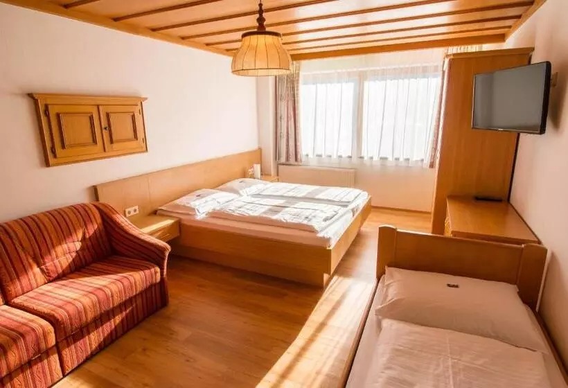 Отель Weissenstein