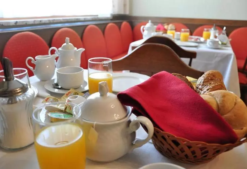 ペンション Gästehaus Hofer