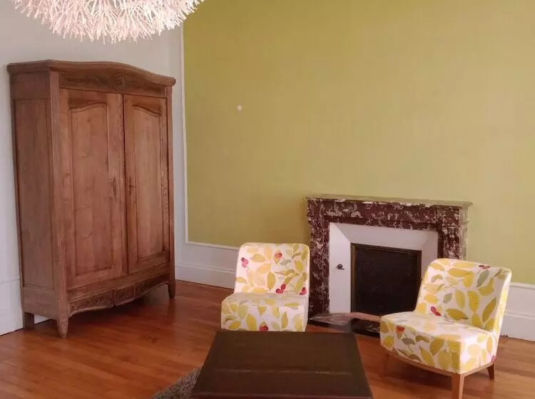 ホテル Château Du Breuil