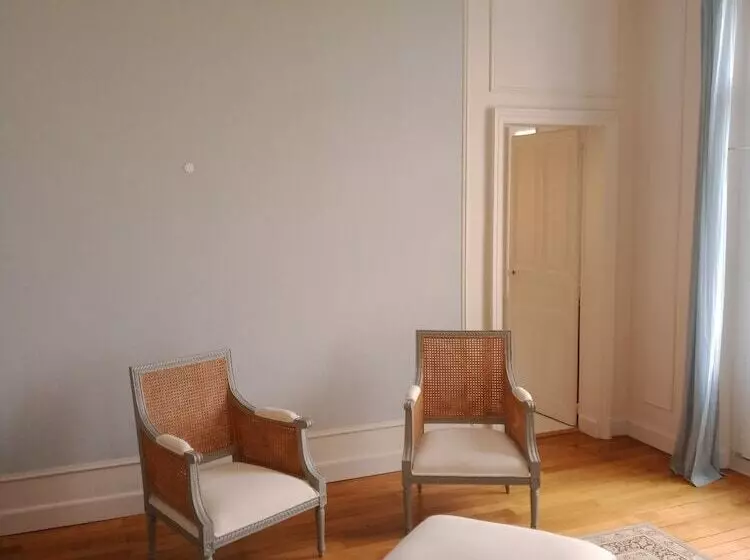 ホテル Château Du Breuil