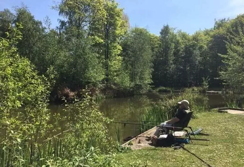 Hotelli Hollicarrs Sunflower Lodge