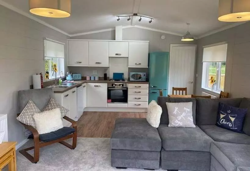 Hotelli Hollicarrs Sunflower Lodge