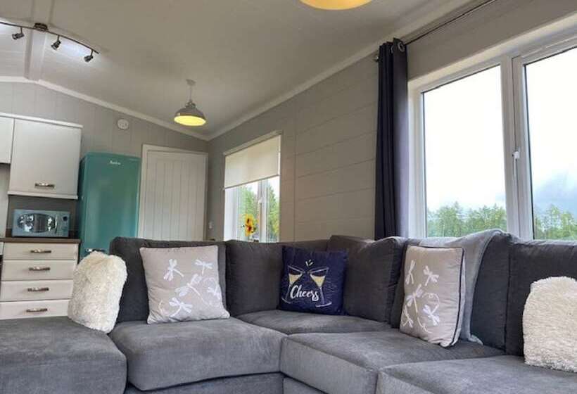 فندق Hollicarrs Sunflower Lodge