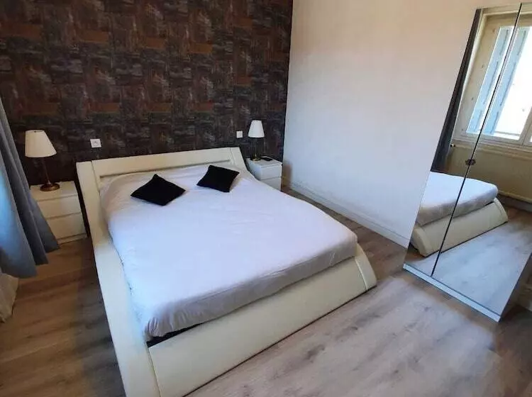 تختخواب و صبحانه Le Pavillon Du Lac