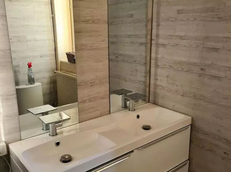 تختخواب و صبحانه Le Pavillon Du Lac