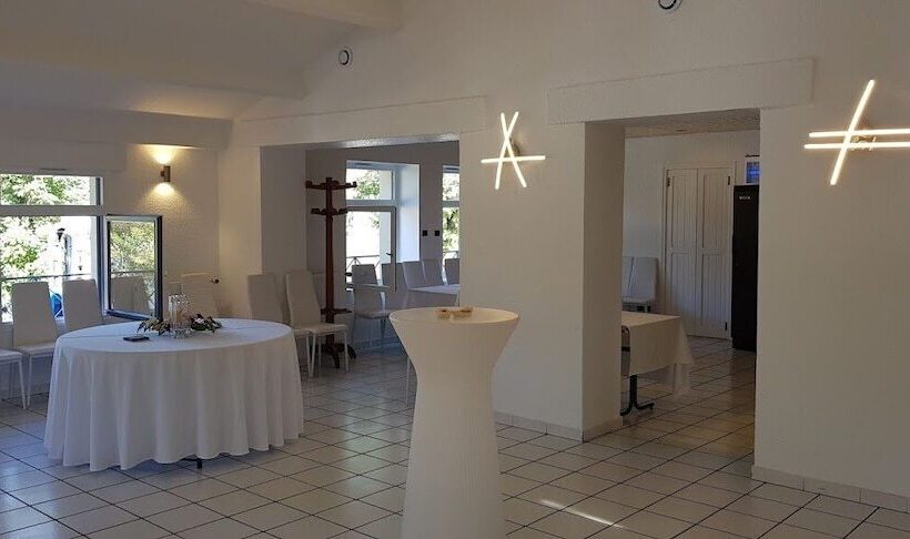 ベッドアンドブレックファースト Le Pavillon Du Lac