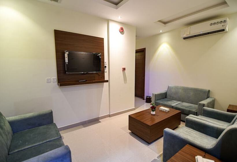 בית מלון כפרי Laylati Al Hamra