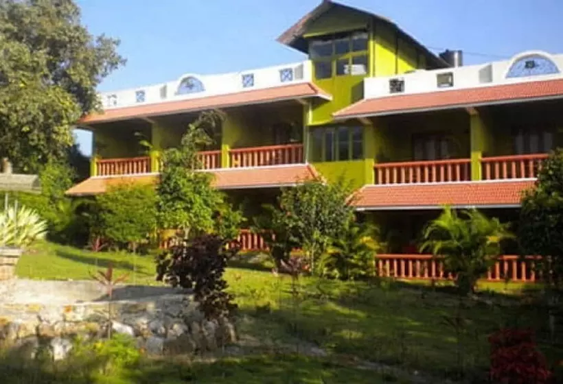 Hotelli The Tiger Paw Resort