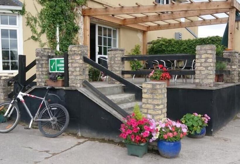 مبيت وإفطار Annaharvey Farm