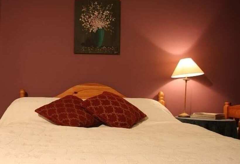 مبيت وإفطار Annaharvey Farm