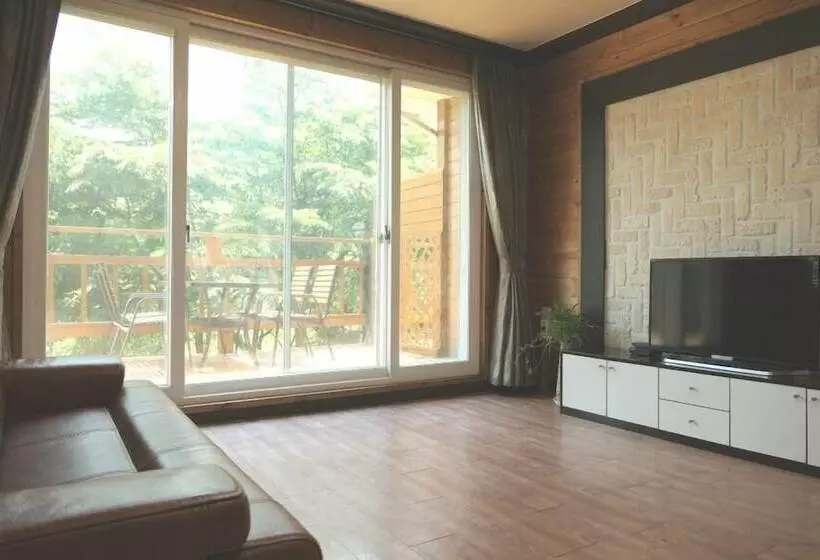 Gapyeong Ongdalsam Pension