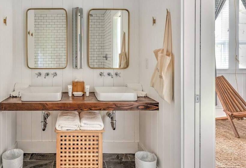 Ruschmeyers #13 Suite