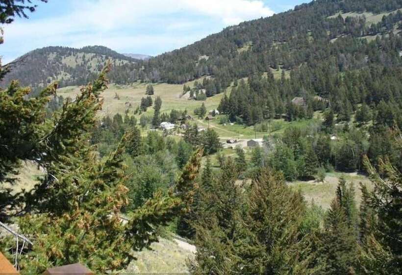 Yellowstone Mountain Cabins