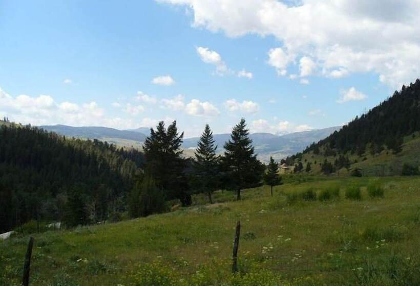 Yellowstone Mountain Cabins