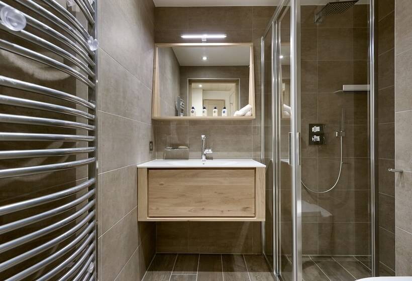 اقامتگاه Le C By Alpine Resorts