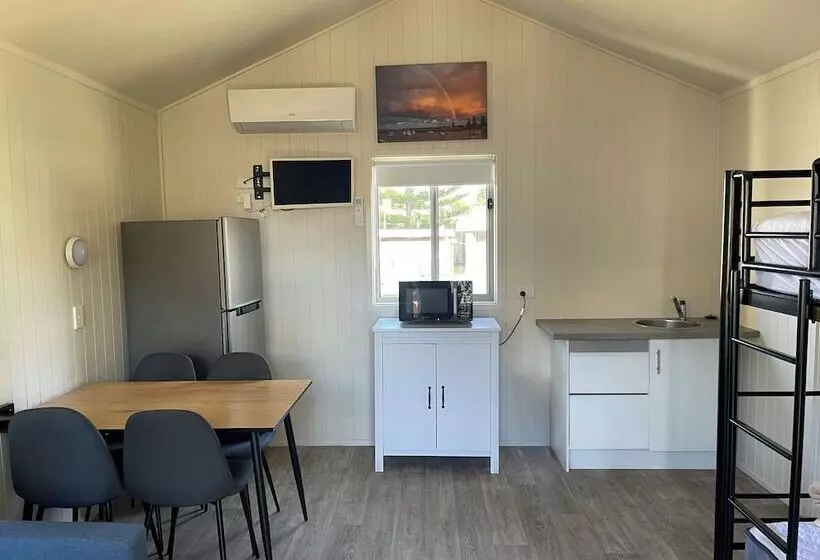 استراحتگاه Nrma Shellharbour Beachside Holiday Park