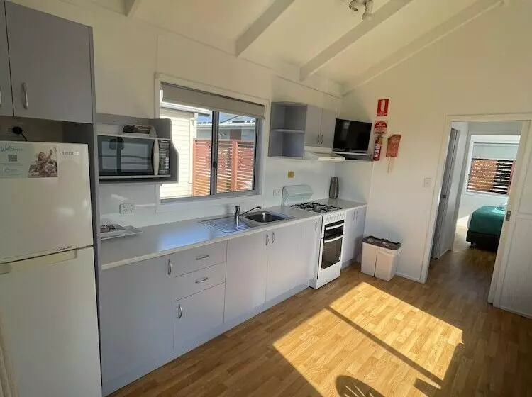 استراحتگاه Nrma Shellharbour Beachside Holiday Park