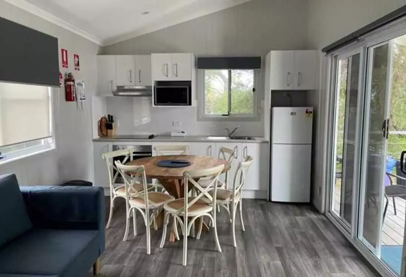 استراحتگاه Nrma Shellharbour Beachside Holiday Park
