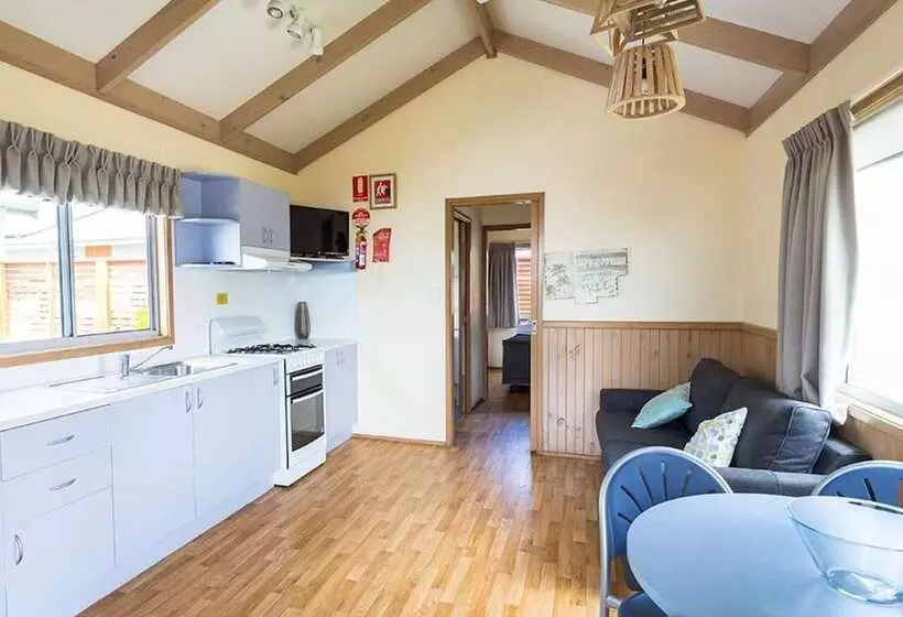 استراحتگاه Nrma Shellharbour Beachside Holiday Park