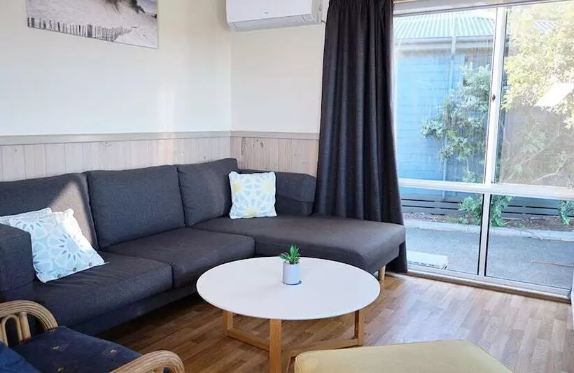 استراحتگاه Nrma Shellharbour Beachside Holiday Park