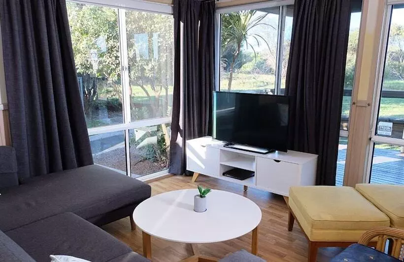 استراحتگاه Nrma Shellharbour Beachside Holiday Park